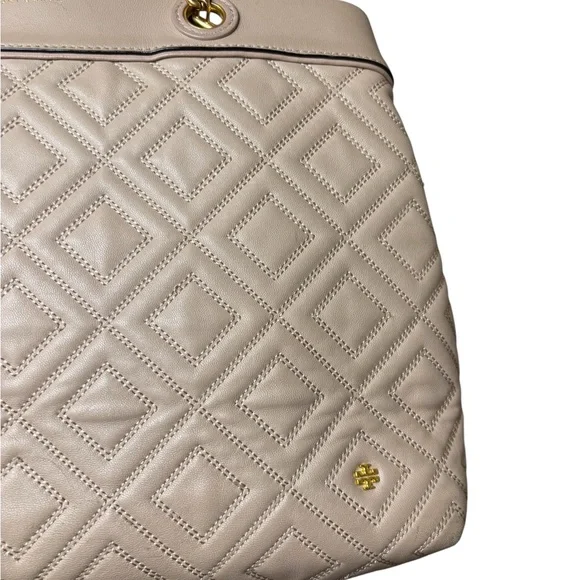 Tory Burch Fleming Soft Quilted Leather Tote – Chain Strap – Blush w/ Dust bag - Picture 5 of 10